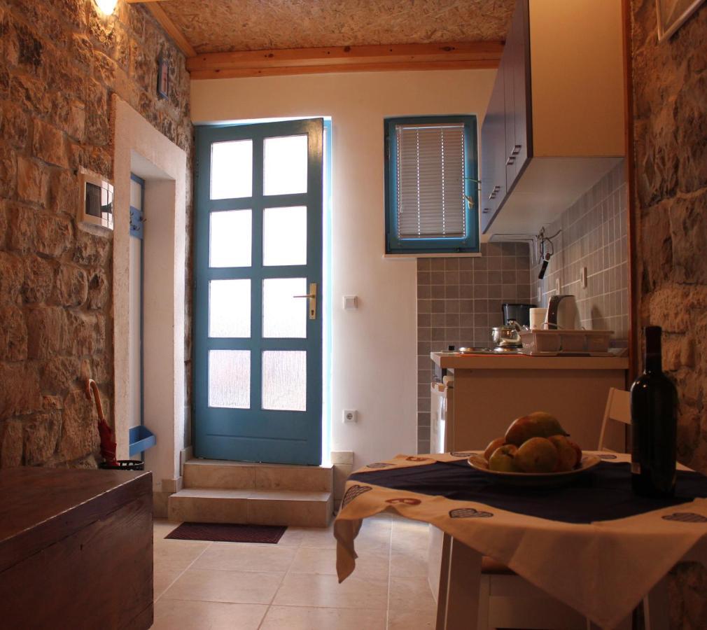 Lira - Studio Apartment Trogir Dış mekan fotoğraf