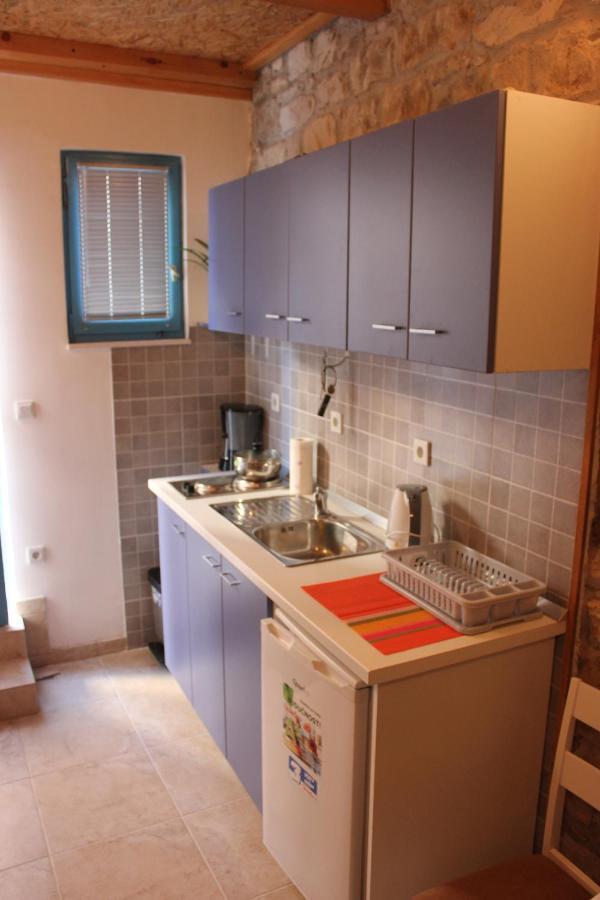 Lira - Studio Apartment Trogir Dış mekan fotoğraf