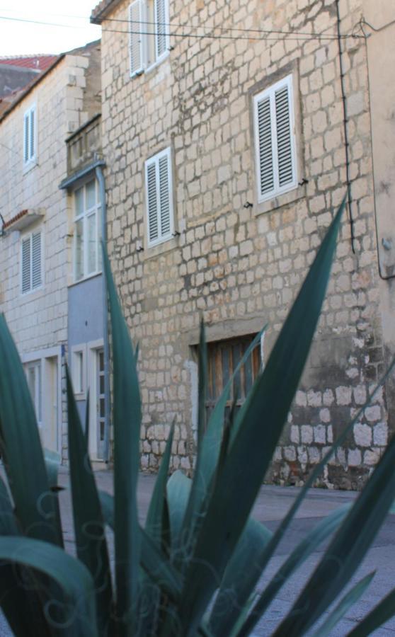 Lira - Studio Apartment Trogir Dış mekan fotoğraf